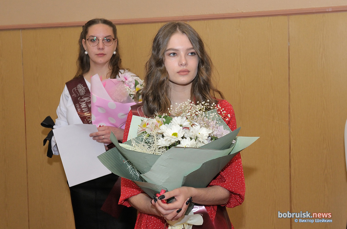 Фоторепортаж с последнего звонка в средней школе №6 г. Бобруйска