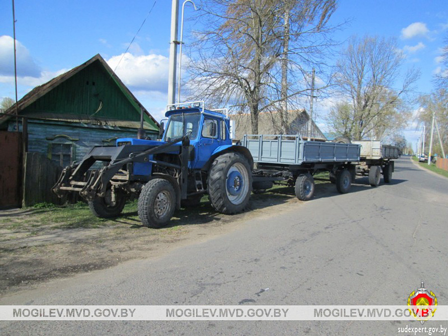 ЧП под Бобруйском: приехали в гости и… угнали трактор