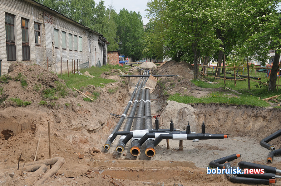 «Летом – холодно, зимой – жарко». Почему в Бобруйске отключают горячую воду и топят «как огонь»?