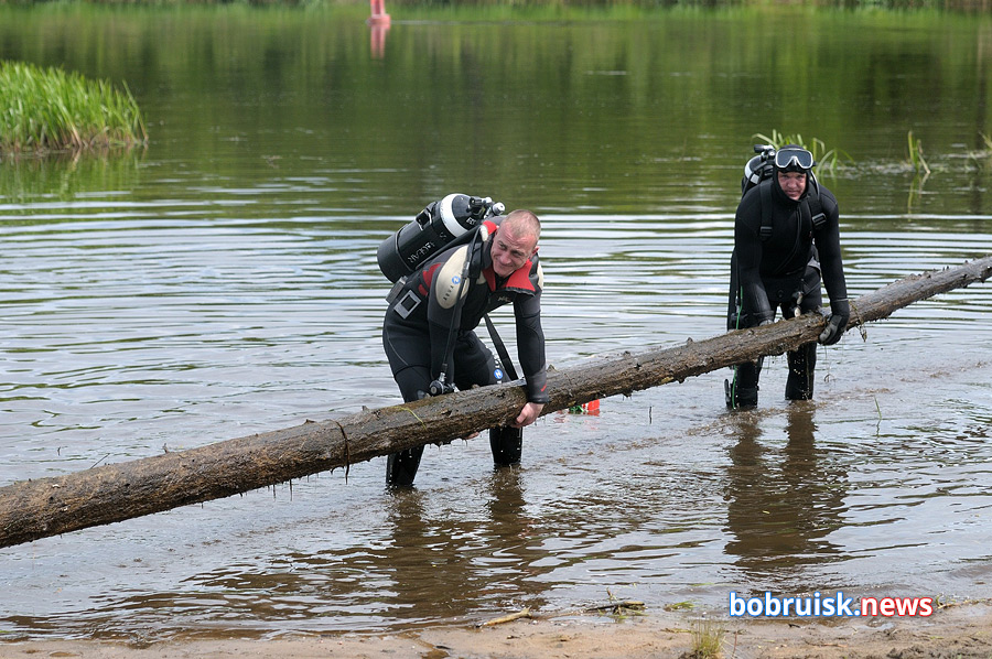 Пешком по дну Березины, или Как по реке кабанчика тащили