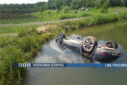 Из водоема в Бобруйском районе извлечен автомобиль с телами четверых мужчин