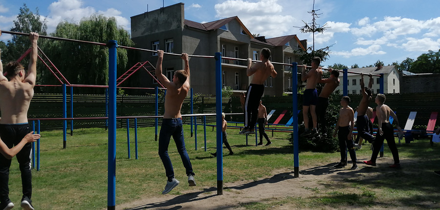 Где в Бобруйске можно изучить военное дело? В военно-патриотическом лагере!