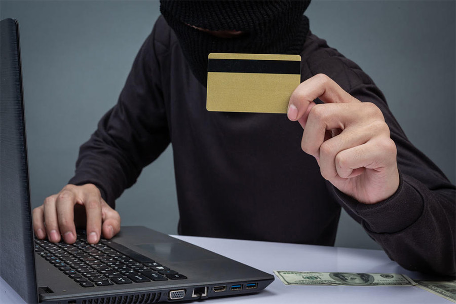 У семерых бобруйчан интернет-мошенники сняли все деньги с карточек
