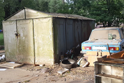 Снесены гаражи, увезены долгостои
