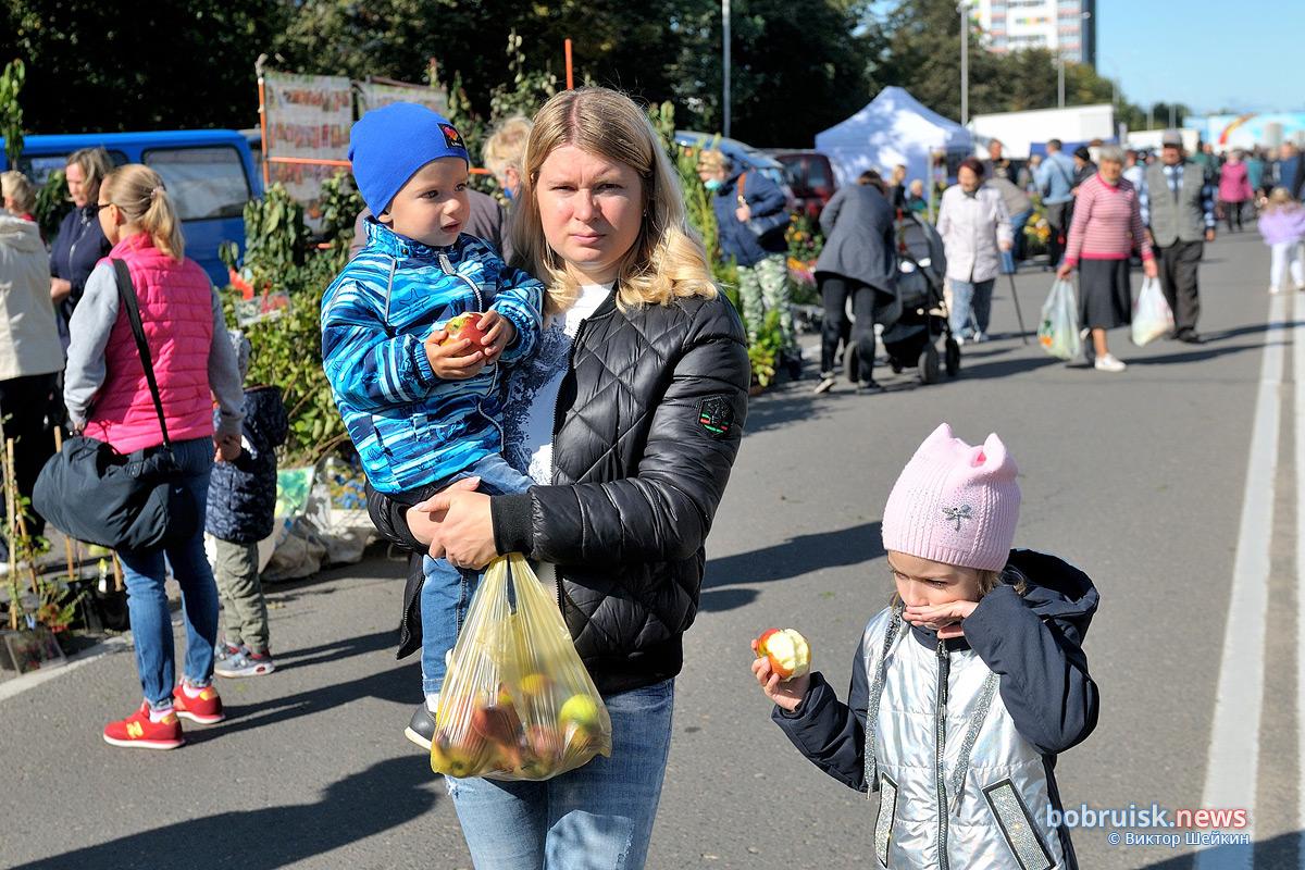 В Бобруйске проходят сельскохозяйственные ярмарки. Фоторепортаж