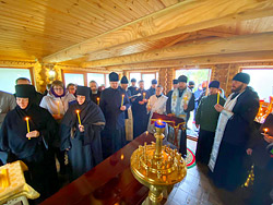 Епископ Серафим совершил отпевание новопреставленной игуменьи Раисы