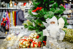 Green в Бобруйске обрушил цены на новогодние игрушки, елки и украшения 