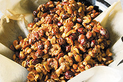 Карамельные орешки с запахом новогодней ёлки