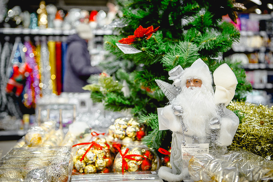 Green в Бобруйске обрушил цены на новогодние игрушки, елки и украшения 