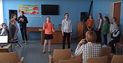 В Бобруйске неслышащих детей учат петь жестами