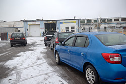 Автолюбители Бобруйска массово едут на техосмотр (+видео)