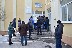 Как не «попасть» на транспортный налог? В МРЭО Бобруйска — очереди из автолюбителей