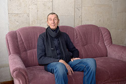 Актер Бобруйского театра Александр Парфенович рассказал о съемках в сериале «Топи» по сценарию Дмитрия Глуховского