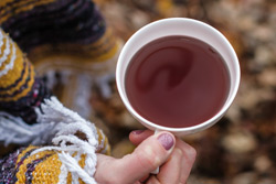 Назван напиток, нейтрализующий коронавирус в слюне