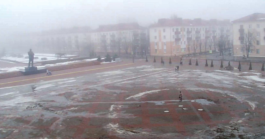 До свидания, праздник: с главной площади Бобруйска убрали новогоднюю елку