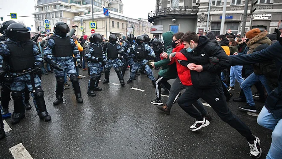 Итоги российских несогласованных акций протеста в прошедшие выходные. Рекордное количество задержанных, география акций