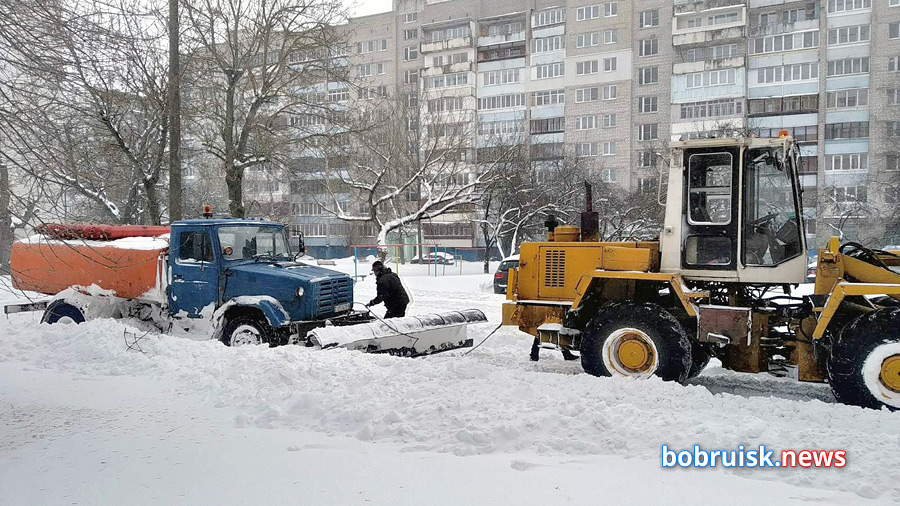 Как Бобруйск справлялся с последствиями снегопада и сколько суток отводится на уборку улиц