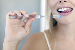 Ошибки при уходе за полостью рта. Советы бобруйского стоматолога