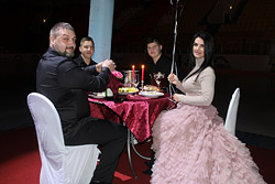 Хрустальная свадьба на льду: необычный семейный праздник в «Бобруйск-Арене» 