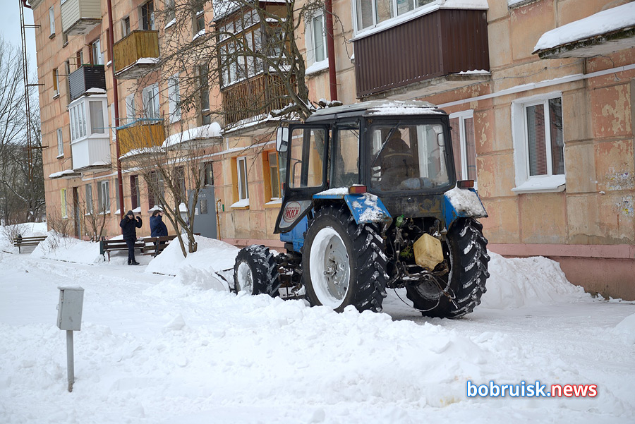 В субботу, 20 февраля, планируются работы по уборке снега с проезжих частей улиц М. Горького и Пушкина.