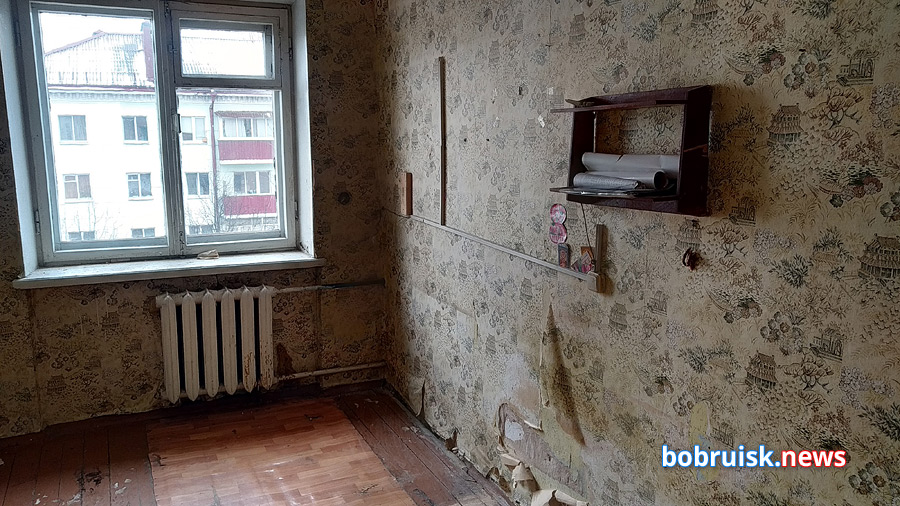 С топором и... судебным исполнителем. Как в Бобруйске выселяют должников ЖКХ