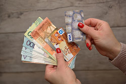 «Пластик» или наличные: что выбирают бобруйчане