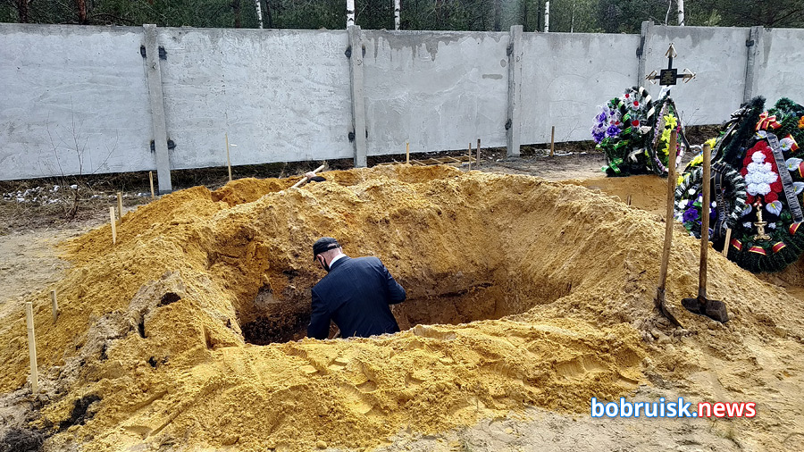 В Бобруйске начались захоронения на новом кладбище. Сколько свежих могил появляется за день?