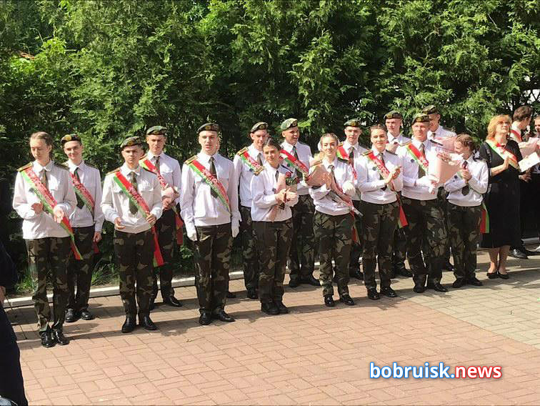 Выпускники Бобруйска поделились личными фото