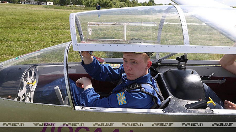 Курсанты авиационного факультета Военной академии проходят летную практику в Бобруйске