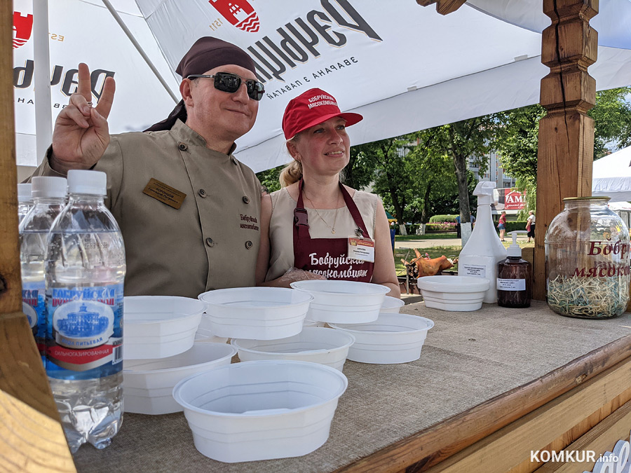 Овечья брынза, шакшука и холодник с чесночными пампушками. Чем еще кормили на кулинарном фестивале в Бобруйске