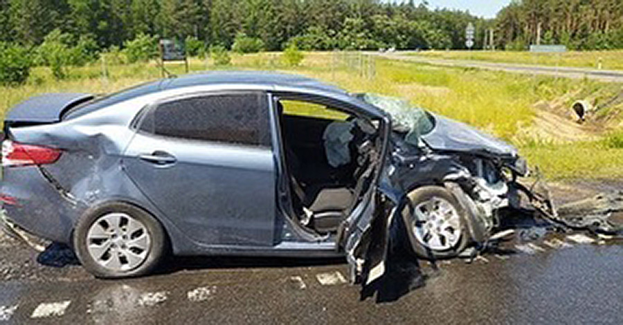 На подъезде к Бобруйску столкнулись Kia и Opel: пострадали водитель и два пассажира