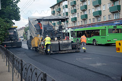 Теперь и Интернациональная. Сезон дорожного ремонта в Бобруйске продолжается