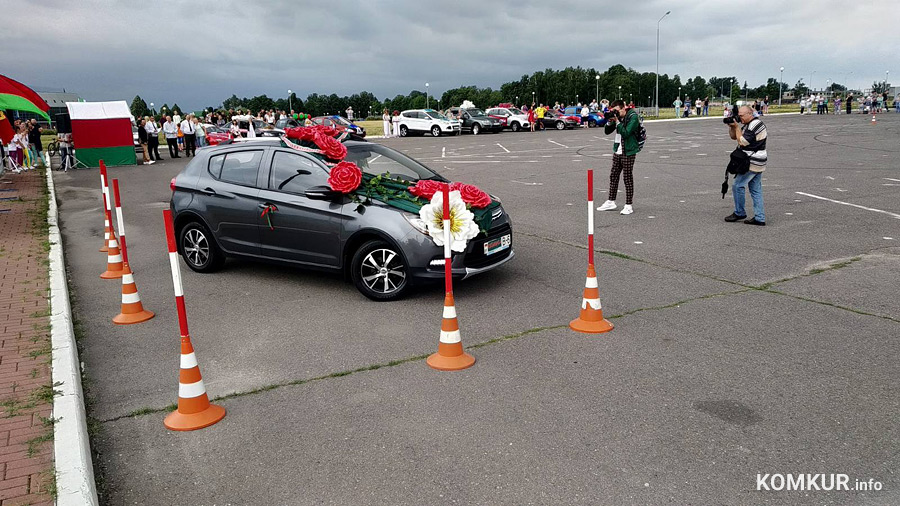 «Муж и сын души не чаят когда мама управляет». В Бобруйске проходит конкурс Автоледи 2021