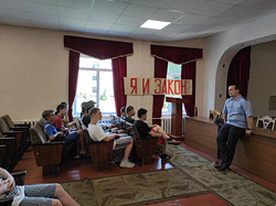 Что делали милиция и врач-нарколог в подростковом лагере в одной из войсковых частей Бобруйска