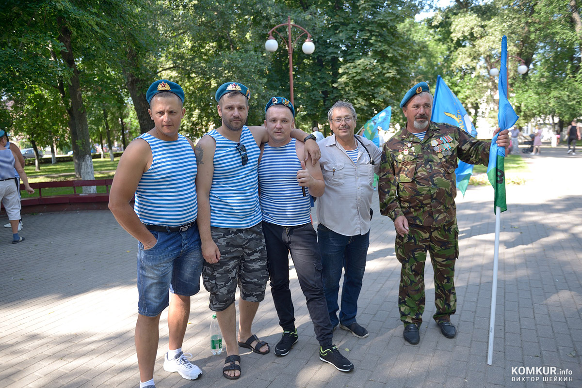 Расплескалась синева: как в Бобруйске отмечают День ВДВ