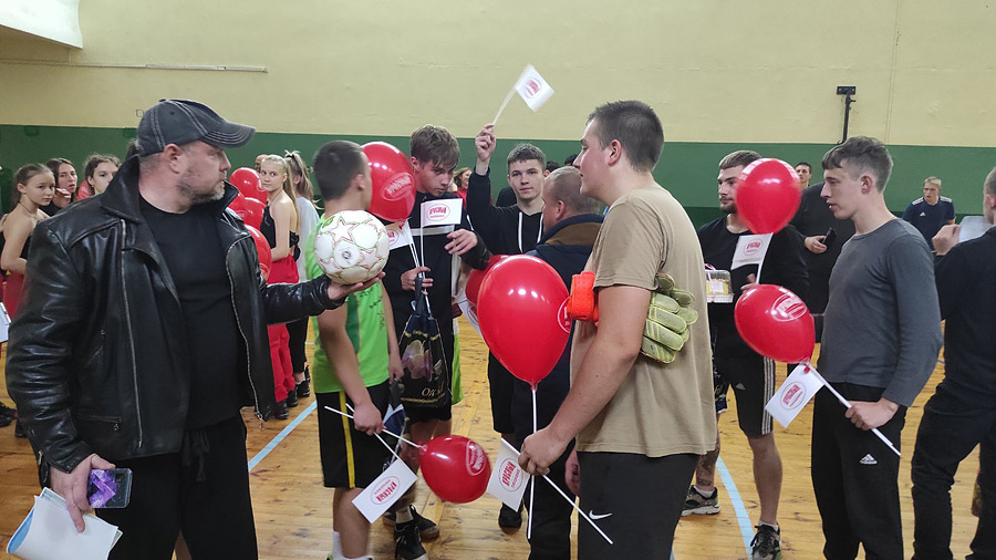 18 сентября на базе ГУО «Центр дополнительного образования детей и молодежи г. Бобруйска» состоялась товарищеская встреча по мини футболу.