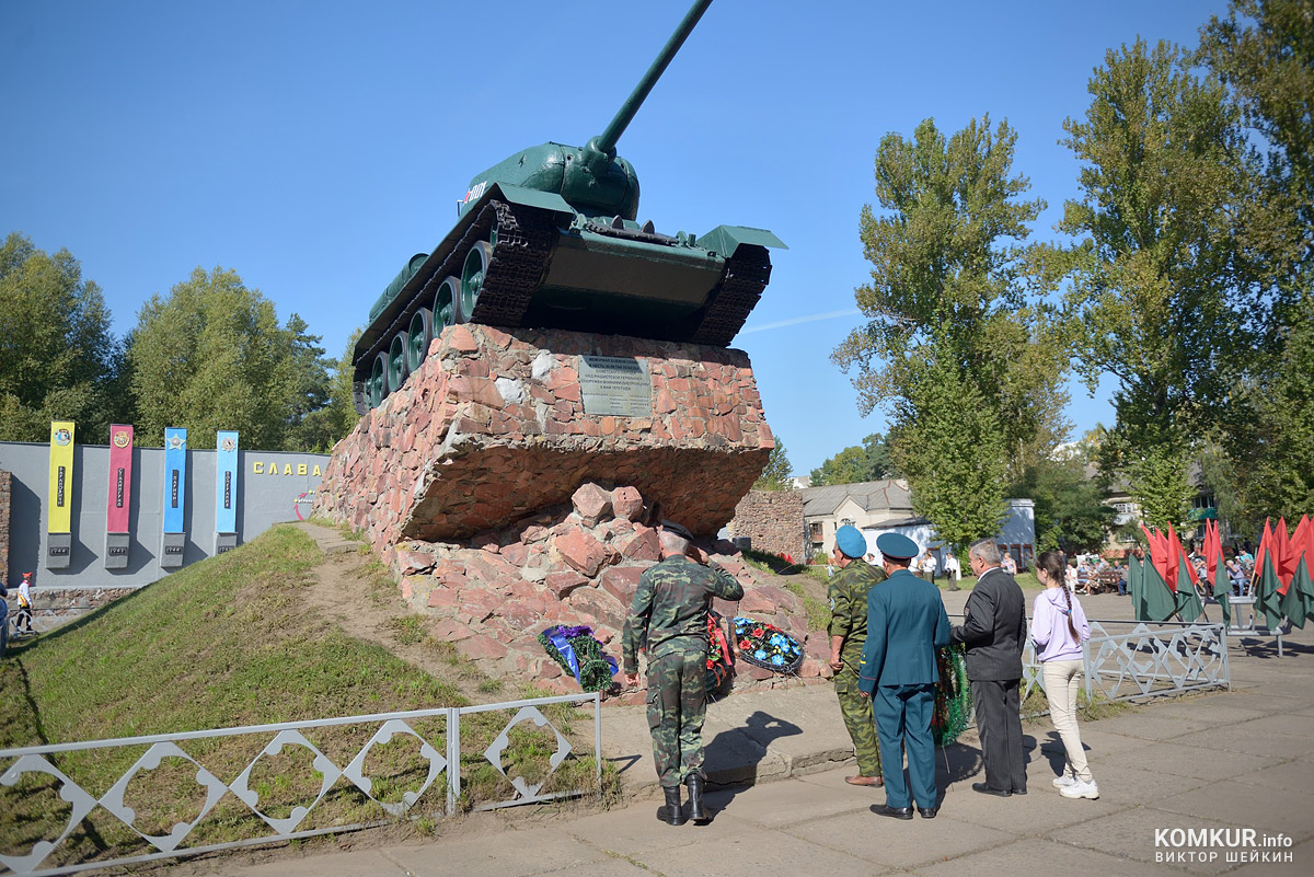Бобруйчане празднуют День танкиста. Фоторепортаж