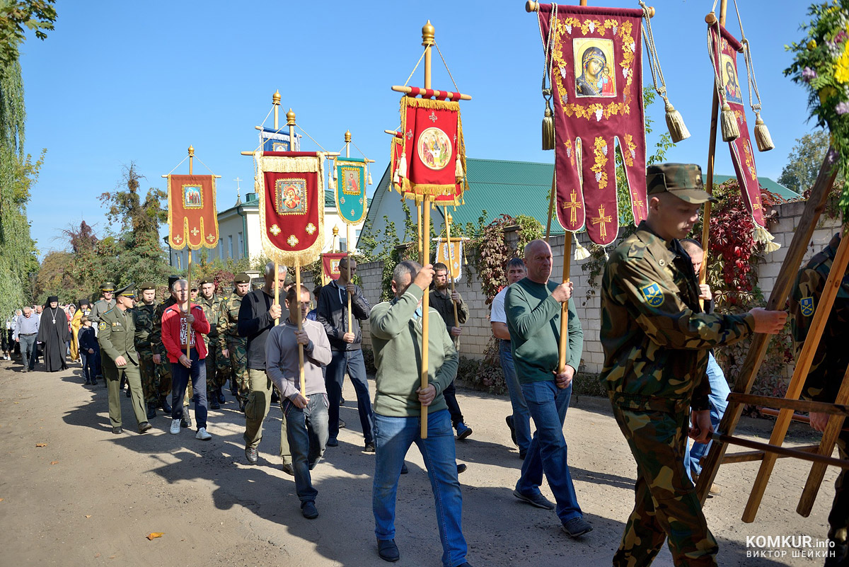 В Бобруйске прошёл крестный ход в честь 800-летия Александра Невского. Фоторепортаж