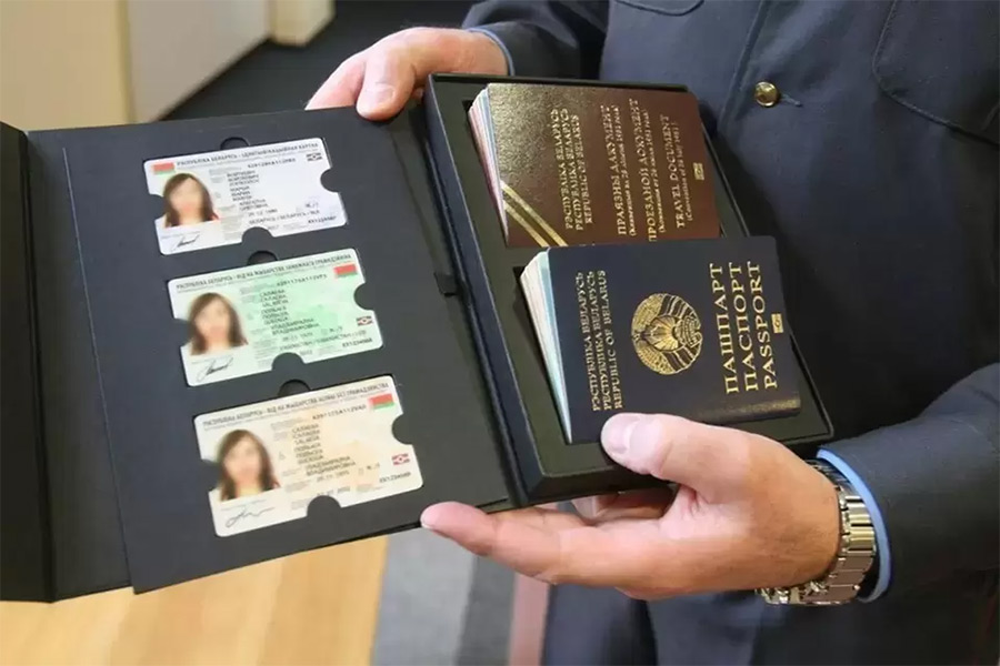 С 1 сентября в Беларуси начинают выдавать биометрические документы