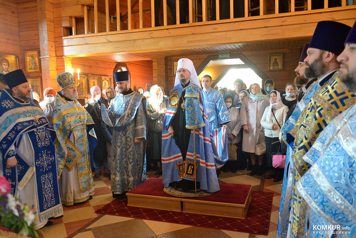 Митрополит Вениамин возглавил Божественную литургию в храме Бобруйска