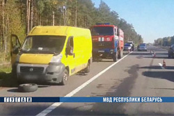 ДТП под Бобруйском на трассе М-5. Замена колеса обернулась гибелью двух человек (видео)