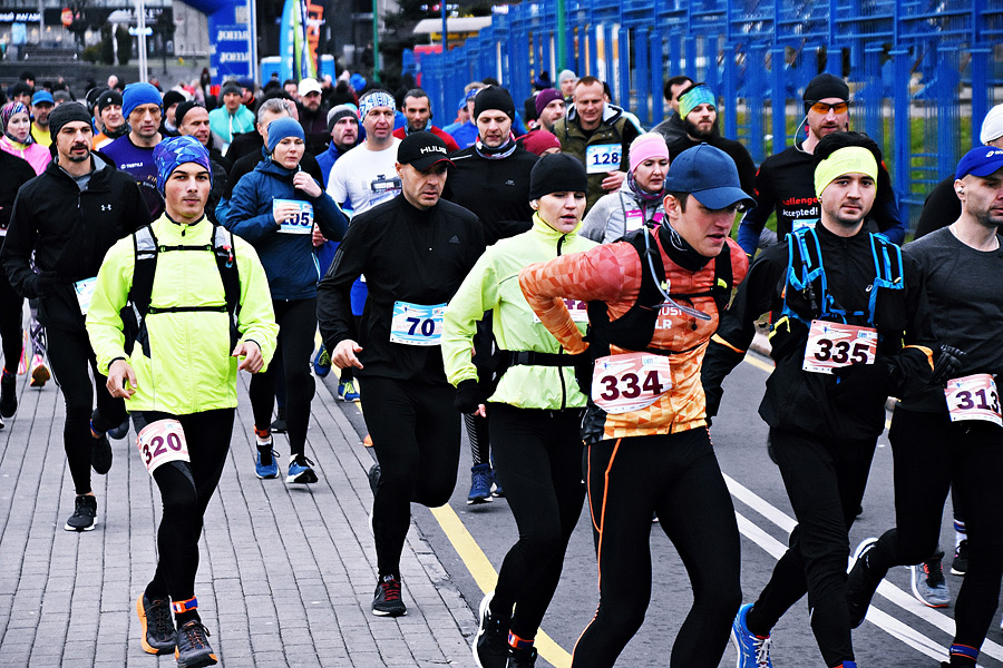 В прошедшее воскресенье, 7 ноября, в Минске прошел чемпионат Беларуси среди ветеранов в марафоне (42,195 км) и ультрамарафоне (50 км).