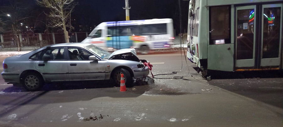 Дорожно-транспортное происшествие с участием городского электротранспорта произошло в Бобруйске в среду, 8 декабря.