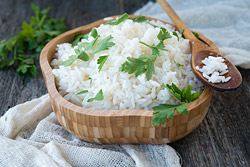 Как приготовить рис не хуже, чем в ресторане: простой трюк с полотенцем