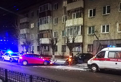 Жесткое ДТП в Бобруйске: одно авто на тротуаре, прибыла скорая (обновлено + комментарий ГАИ)