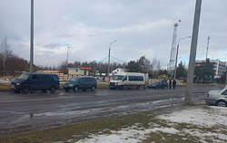 Массовое ДТП в Бобруйске. На улице Гагарина в ямы влетели сразу 4 авто