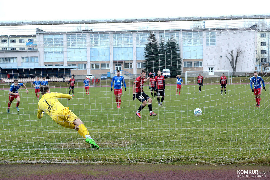 В минской городской ратуше сегодня состоялась жеребьевка стартовых туров 32-го чемпионата Беларуси по футболу среди команд высшей лиги.