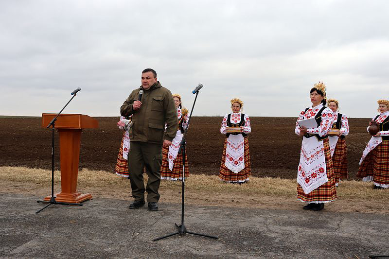 На поле ОАО «Михалевская Нива» Бобруйского района был дан старт весенней посевной кампании в Могилевской области