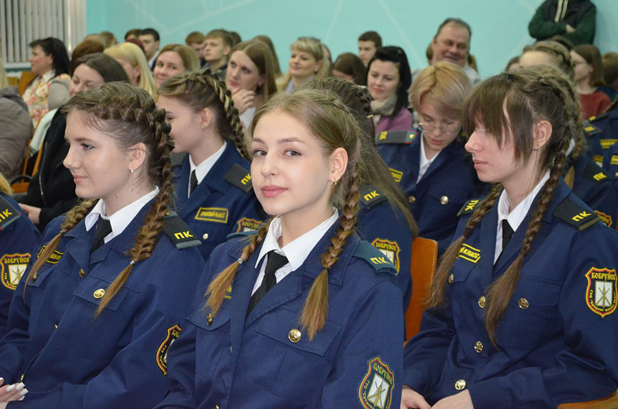Десятиклассников средней школы №21 Бобруйска посвятили в кадеты