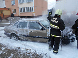 Пожар в Бобруйске: на проспекте Строителей загорелся автомобиль
